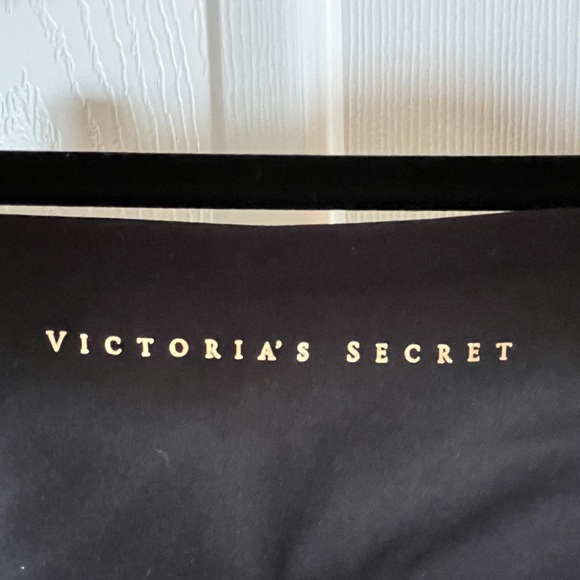 Size Small -Victoria’s Secret- 7/8 length legging - Picture 4 of 8